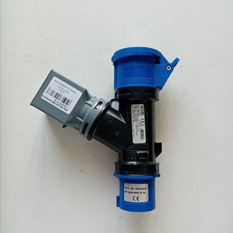 Moltiplicatore da spina industriale 230V 2P+T a presa industriale 230V 2P+T e 1 presa schuko/bipasso 10A/16A, IP20 - Rosi 1802 (1/5)