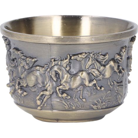 Coupe à vin vintage en bronze ornée du motif « Succès dès l'arrivée », calice en métal fabriqué à la main, idéale pour les karaokés et les bars. (1/5)