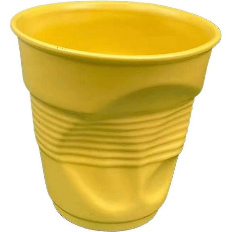 Tasse à café élégante en céramique à texture fine, de forme irrégulière et créative, idéale pour la maison