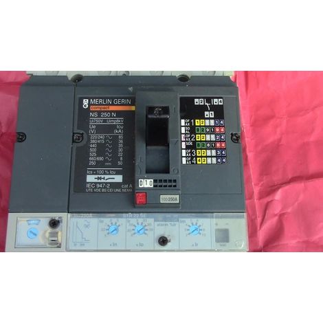NS250N 4P 250A , TM250D D‚àö√¢BROCHABLE ( SCHNEIDER ) M-GERIN, 200-250A