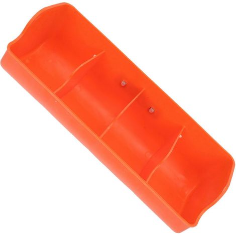 Lot de deux mangeoires en plastique pour porcs, à quatre compartiments. (1/5)