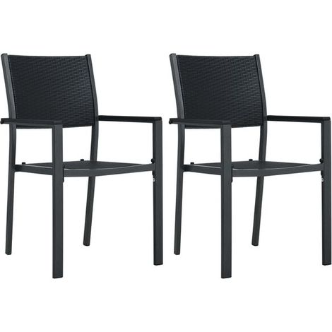Chaises de jardin, lot de deux, en plastique noir avec une finition imitation rotin. (1/5)