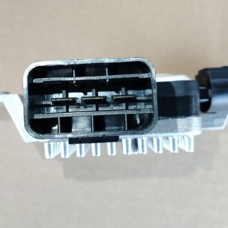 25385-G2000 is a resistor for Hyundai and Kia radiator fans. (1/4)