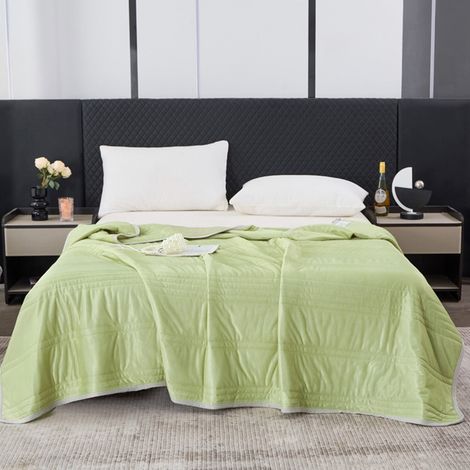 Couette Double - 200 x 150 cm - Microfibre Brossée - Rembourrage en Polyester - Lavable en Machine - Vert - 1 Pièce (1/5)