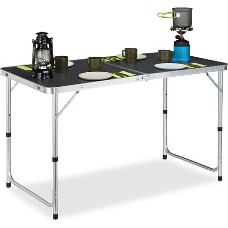 Foldable camping table (1/5)