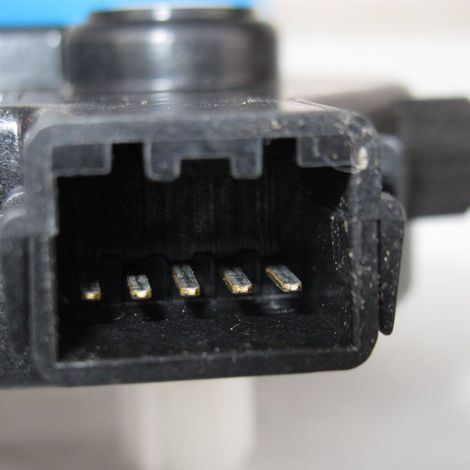 971591H150 and 97159-1H150 are suitable for temperature control motors in Hyundai and Kia air conditioners. (1/4)
