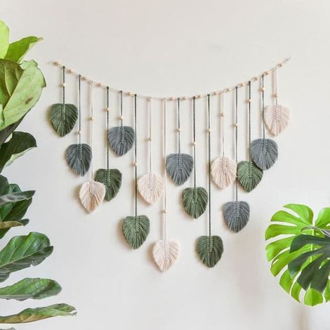 Décoration murale en macramé à feuilles bohèmes - Décoration murale bohème chic avec plumes - Fait main en fil tissé - Feuilles roses - Rose