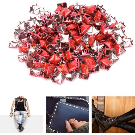 Clous punk de 9 mm, clous carrés à griffes pour graffiti DIY, décorations tendance pour chaussures, sacs, chapeaux et accessoires, vente directe d'usine, fond rouge à pois jaunes.