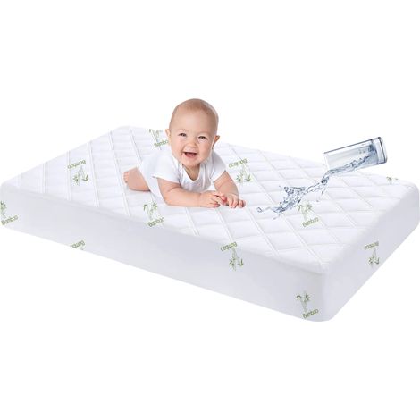 Coprimaterasso Neonati Impermeabile Trapuntato Lettino Culla 60x120 Cm Antiacaro Micro Traspirante Silenzioso Barriera Liquidi Angoli Elasticizzati SalvaPipi Bambino Bambù - 1 Pezzo (1/5)