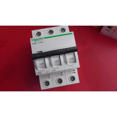 iC60H 3P D 20A DISJONCTEUR SCHNEIDER A9F55320 3 Poles