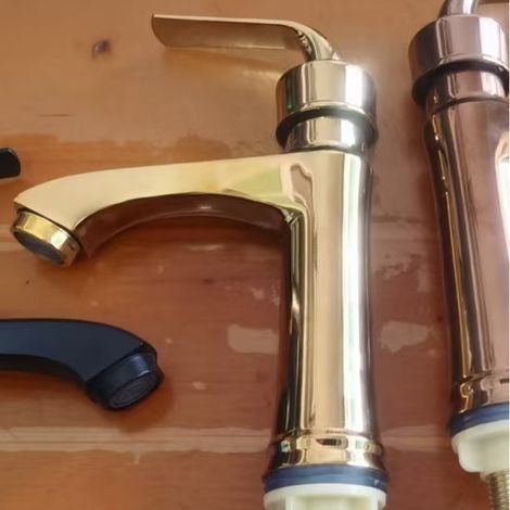 Robinet de lavabo, lavabo monotrou avec vanne d'eau froide unique, robinet sous comptoir avec vanne d'eau froide unique robinet de théière monotrou plaqué or, profil bas.