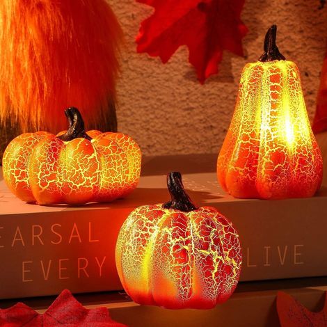 Herbstdeko Kš¹rbis Deko Figuren mit LED Lichter 3 Stš¹ck Halloween Deko Herbst Deko Kš¹rbis Laterne Deko Figuren Herbst Dekoration Licht Fur Tischdeko, Halloween Party, Garten Dekofigur (1/5)