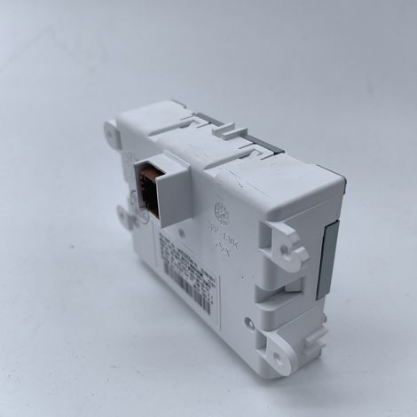 L'écran d'affichage du tableau de bord 9810204880 (1612869880) est compatible avec les Peugeot 508 et Citroën DS5, 6 et 7. Il est doté d'un écran LCD qui affiche des informations telles que la vitesse (1/4)
