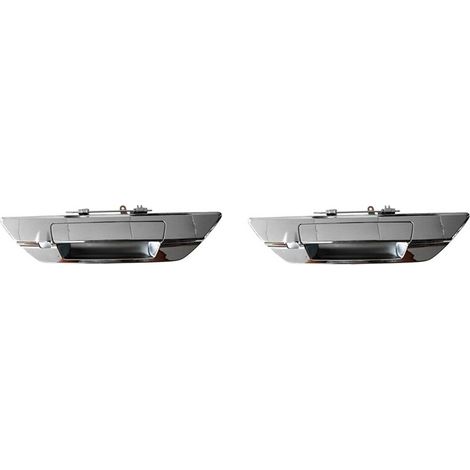 Due maniglie cromate per il portellone posteriore (con fori per il montaggio della telecamera) per i modelli Toyota Hilux Revo 2015-2020, codice articolo: 69090-0K120, codice articolo: 690900K120