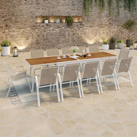 Conjunto de muebles de jardín extensibles NOUMEA Tablero de cristal templado efecto madera 135/270 cm y 12 sillas apilables blan