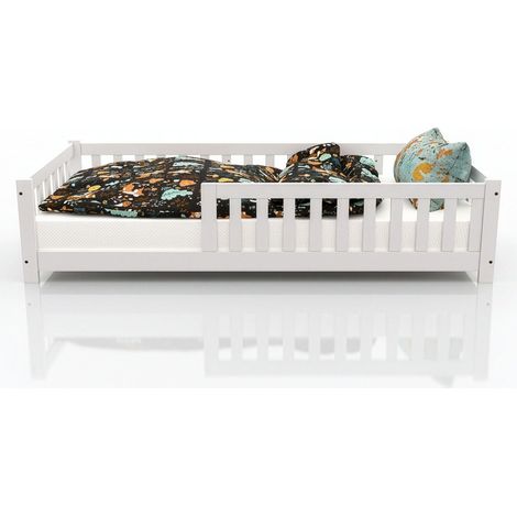 Letto per bambini Naya 90x200 cm letto da pavimento in legno per bambini - con rete a doghe e protezione anticaduta (1/2)