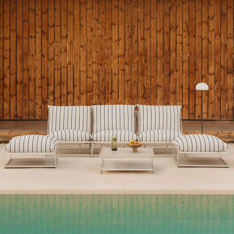 Set da giardino con divano modulare a 3 pezzi, tavolino e 2 pouf convertibili Amaro SKLUM            