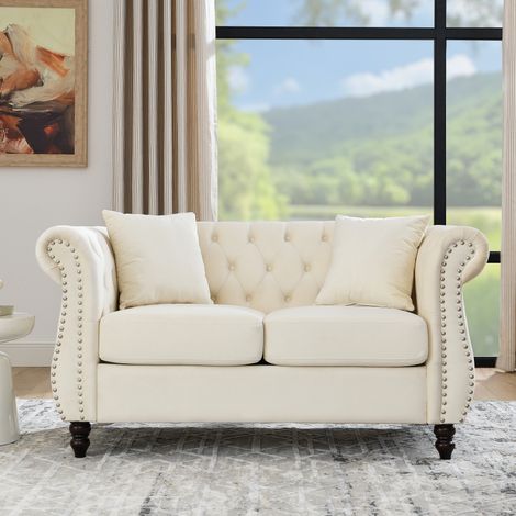 Pour salon, chambre et bureau : Canapé 2 places velours Chesterfield, coin détente, pieds bois d'hévéa et clous (1/5)