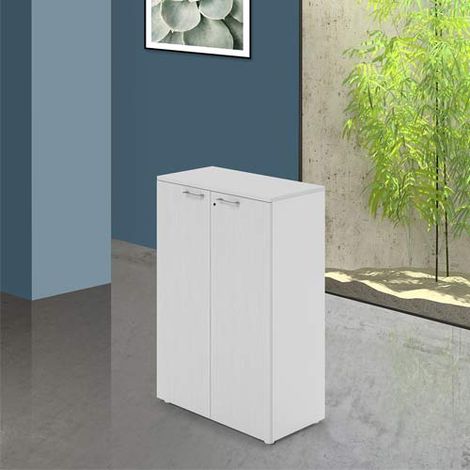 Armadio ufficio in legno bianco con serratura. (1/2)
