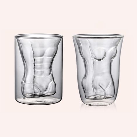 Verres à double paroi pour hommes et femmes, notamment pour le whisky, la bière et les spiritueux. Comprend également des verres sculptants originaux et des coffrets à vin embellissants. (1/5)