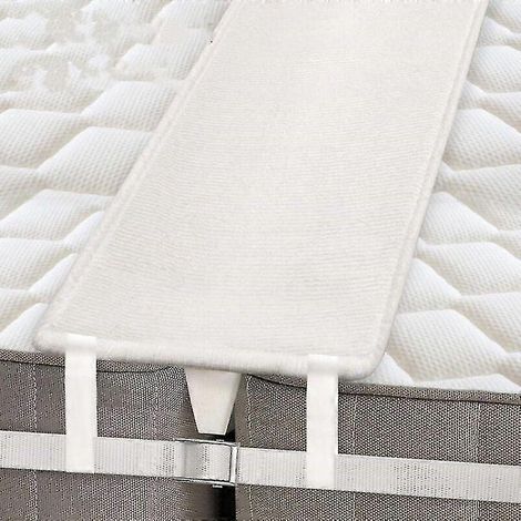 20 cm Matratzenadapter für Einzelbetten. Kompatibel mit Einzelbetten, die zu Kingsize-Betten umgebaut werden. Keilförmige Matratze mit Gurt. Geeignet für Gästezimmer und Wohnzimmer. (1/3)