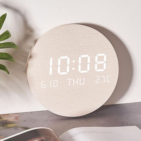 Digitale Wanduhr in Holzoptik, die Uhrzeit, Datum, Wochentag und Temperatur (°C/°F) im 12/24-Stunden-Format anzeigt geeignet für Schlafzimmer und Büros. (1/5)