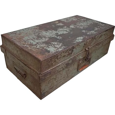 Maleta de metal acabado artesanal marrón 67x37x25h cm