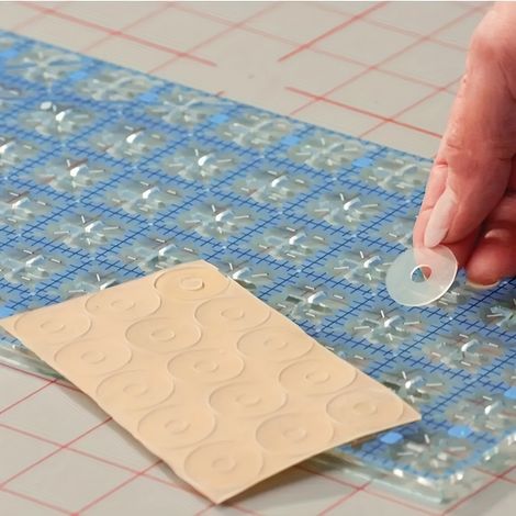 Lot de 2 patins antidérapants semi-transparents autocollants pour règle en tissu de 0,79 pouce de diamètre, accessoire de couture (1/5)