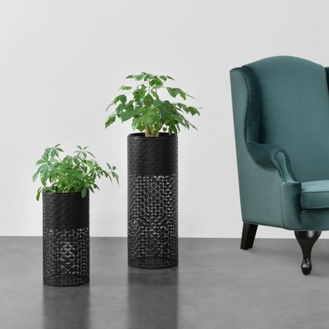 [En.Casa] – Set de 2 cache-pots en métal noir – Tailles 16x19,5cm et 29x22,5cm – Supports de plantes 41x21x21cm et 60x24x24cm (1/5)