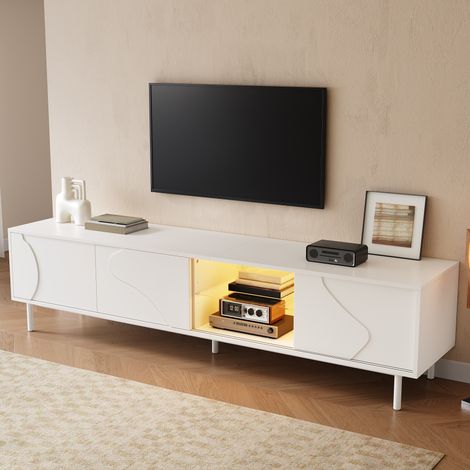 Meuble TV Blanc 180 cm avec 3 Portes Coulissantes, Éclairage LED Contrôlable par App, Étagère en Verre, Piètement en Acier et Passages de Câbles pour Salon Moderne (1/5)