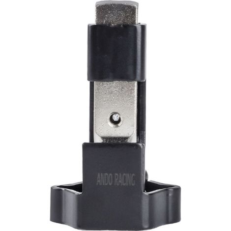 Marteau, pince à cosses, fil électrique, contacts de batterie, outil de sertissage
