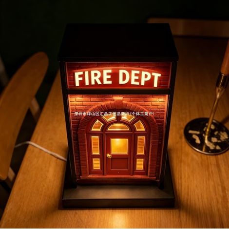 Neue Feuerwehrleuchte im Retro-Stil beleuchtet Geschichten des Mutes.