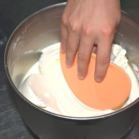 Halbkreisförmiger Teigschaber aus Silikon, Kuchenglätter, multifunktionales Backwerkzeug (1/5)
