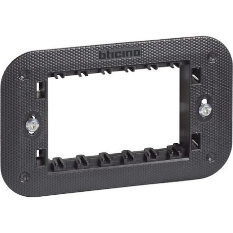 BTicino Living NOW Supporto 3 posti fornito con valva di protezione - K4703