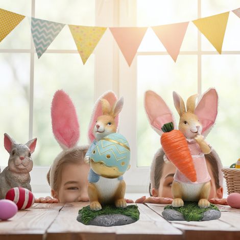 Lapin de Pâques avec carotte, décoration en résine rose, figurine en coffret (1 pièce) (1/5)