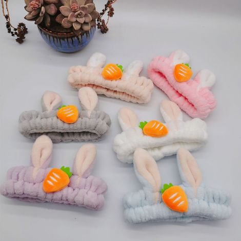 Bandeau élastique en flanelle douce pour femme, motif oreilles de lapin et carotte, idéal pour le maquillage et la douche (lot de 2). (1/5)