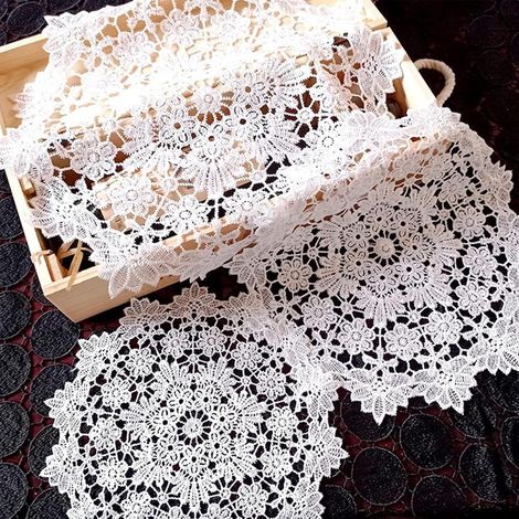 Juego de 3 manteles individuales redondos de encaje de algodón bordado, Ø30 cm, blancos, con estampados florales, adecuados para tazas/jarrones/Navidad (1/5)