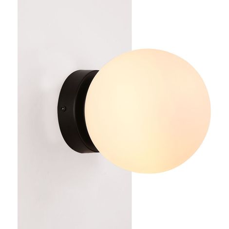 Wandleuchte „Ava“ mit Opalglaskugel E27 - IP44