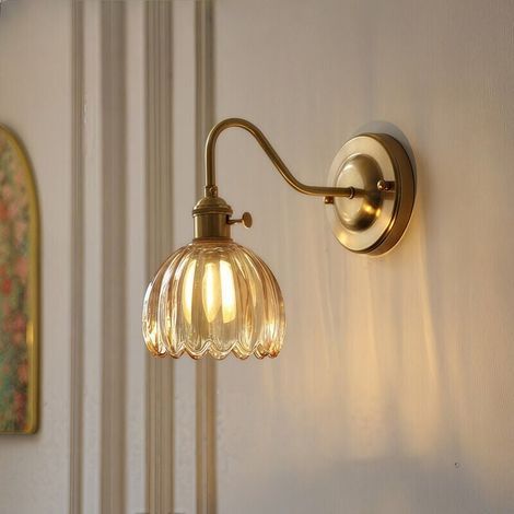 Vintage brass wall sconce, curved tube wall sconce in the shape of a small amber flower, suitable for bedroom, bedside, living room, etc., warm white light (1/4)
