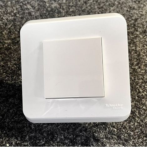 Inter va-et-vient 10A blanc bornes auto encastré kit complet avec support et plaque de finition UNICA PRO (1/5)