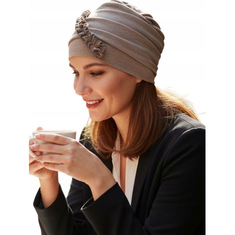 Damen-Turban-Pullover aus hellbraunem Viburnum-Viskose, auch nach der Chemotherapie (1/5)