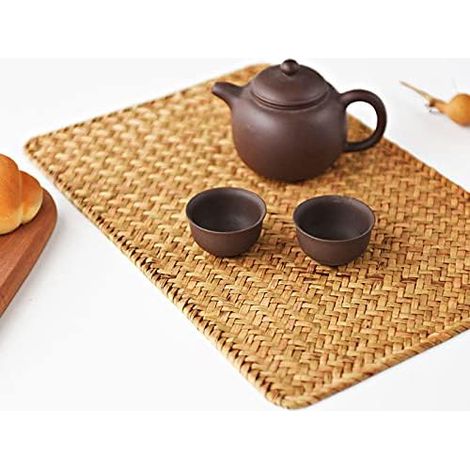 APEX Un ensemble de 6 sets de table rectangulaires en rotin, tissés à la main en algues naturelles, adaptés aux tables à manger. (1/5)