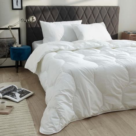 Couette - Blanrêve - Confort - 240 x 220 cm - Anti Acarien - Très Chaude