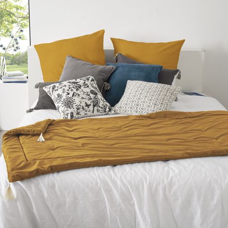 Atmosphera – Édredon en velours ocre 80 x 180 cm – Polyester 100% – Lavable en machine – Couverture décorative pour lit et canapé (1/10)
