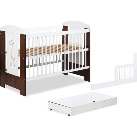 Lit bébé 120x60cm Blanc et noyer avec tiroir GIRAFE barreaux amovible et barrière de sécurité inclus (1/5)