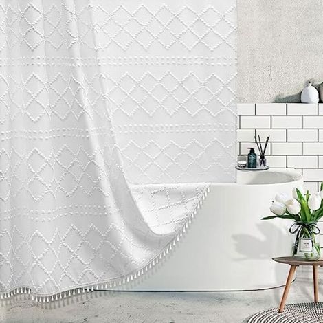 Duschvorhang aus weißem, gewebtem Stoff im Boho-Stil mit Quasten – 183 x 183 cm – Moderner, minimalistischer Landhausstil – Gestepptes Chevron-Muster – Strukturiert – Wasserabweisend – fürs Badezimmer