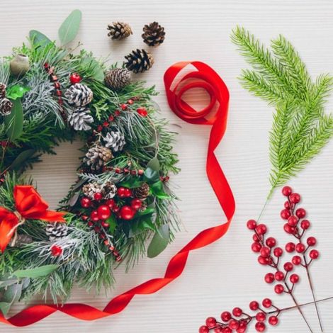 Branches De Pin Artificielles - Baies De Houx Rouges - Pour Couronne De Noël - 10 Pièces (1/4)