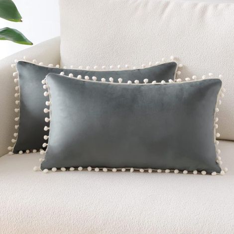 (30x50 cm, Gris Foncé)Lot de 2 Housses de Coussin Décoratives en Velours Doux Pompons Taies d'oreiller Décoration D'intérieur Housse Coussins pour Canapé Lit Chaise Chambre Salon