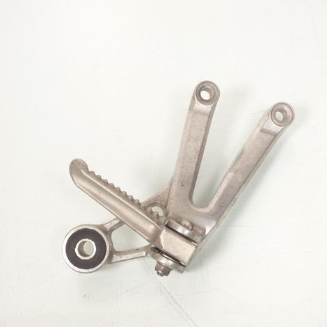 [PRODUIT D'OCCASION] Platine repose pied passager droit origine pour Yamaha 1000 R1 (1/2)