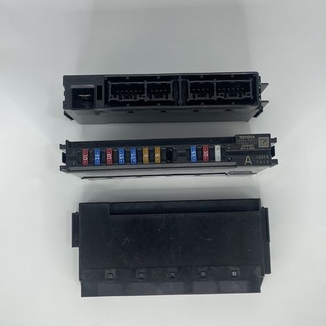 Imported Toyota fuse box 82641-28020, Denso relay 110600-1161